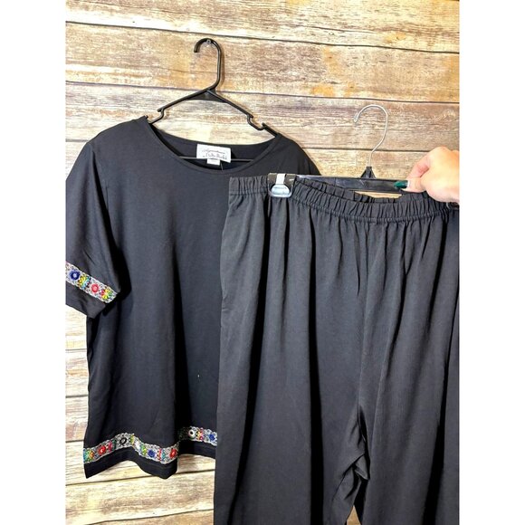 Signature by Delta Burk Two Piece Outfit 2X Braid Mirror Trim T-Shirt Capri Pant - Picture 1 of 8
